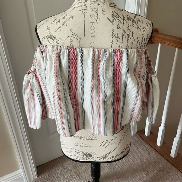 Gianni Bini Off-the-shoulder Blouse - Picture 3 of 4